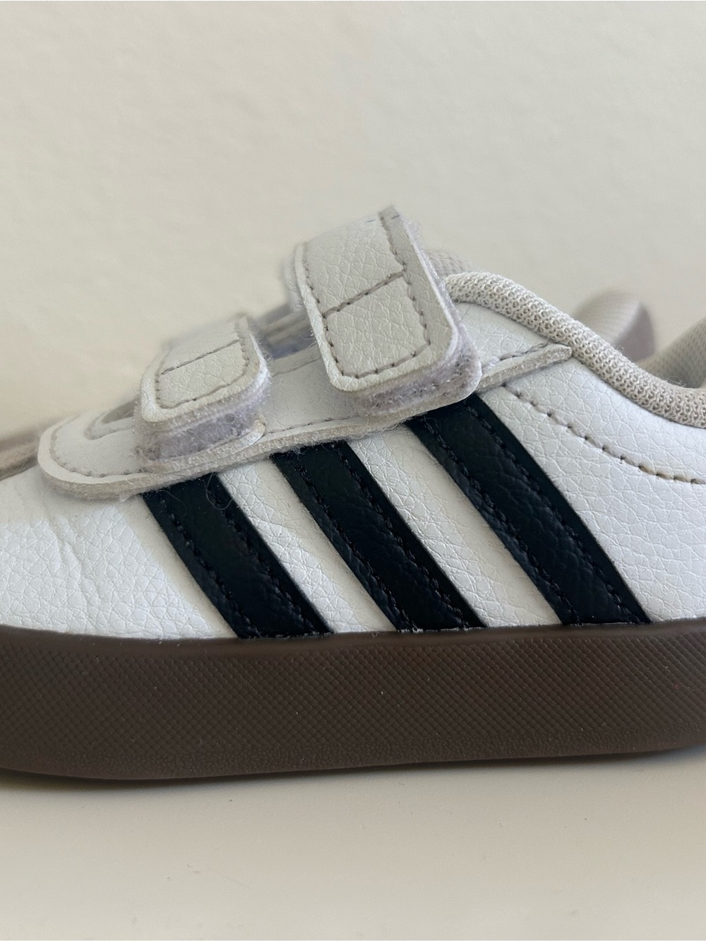 adidas White Sneakers with Black Stripes and Brown Sole - Kids Velcro